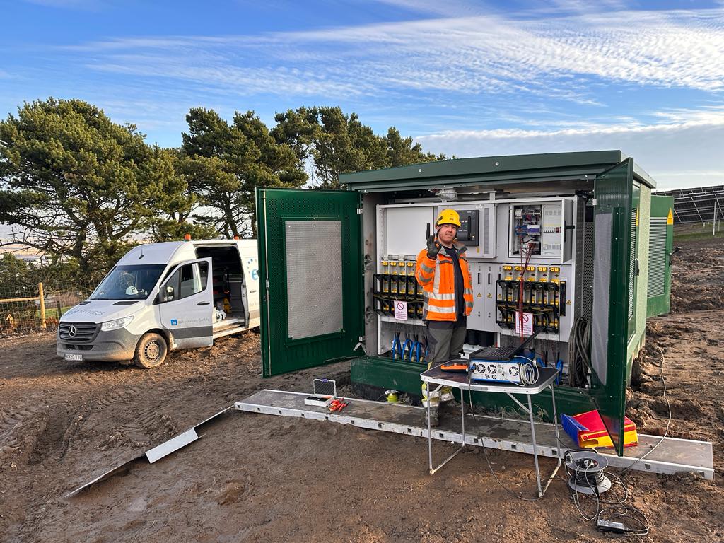 Elektrische Komponenten und Transformatoren